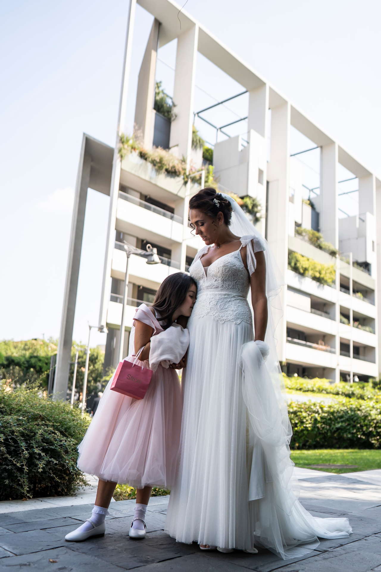 Sposa con la bambina
