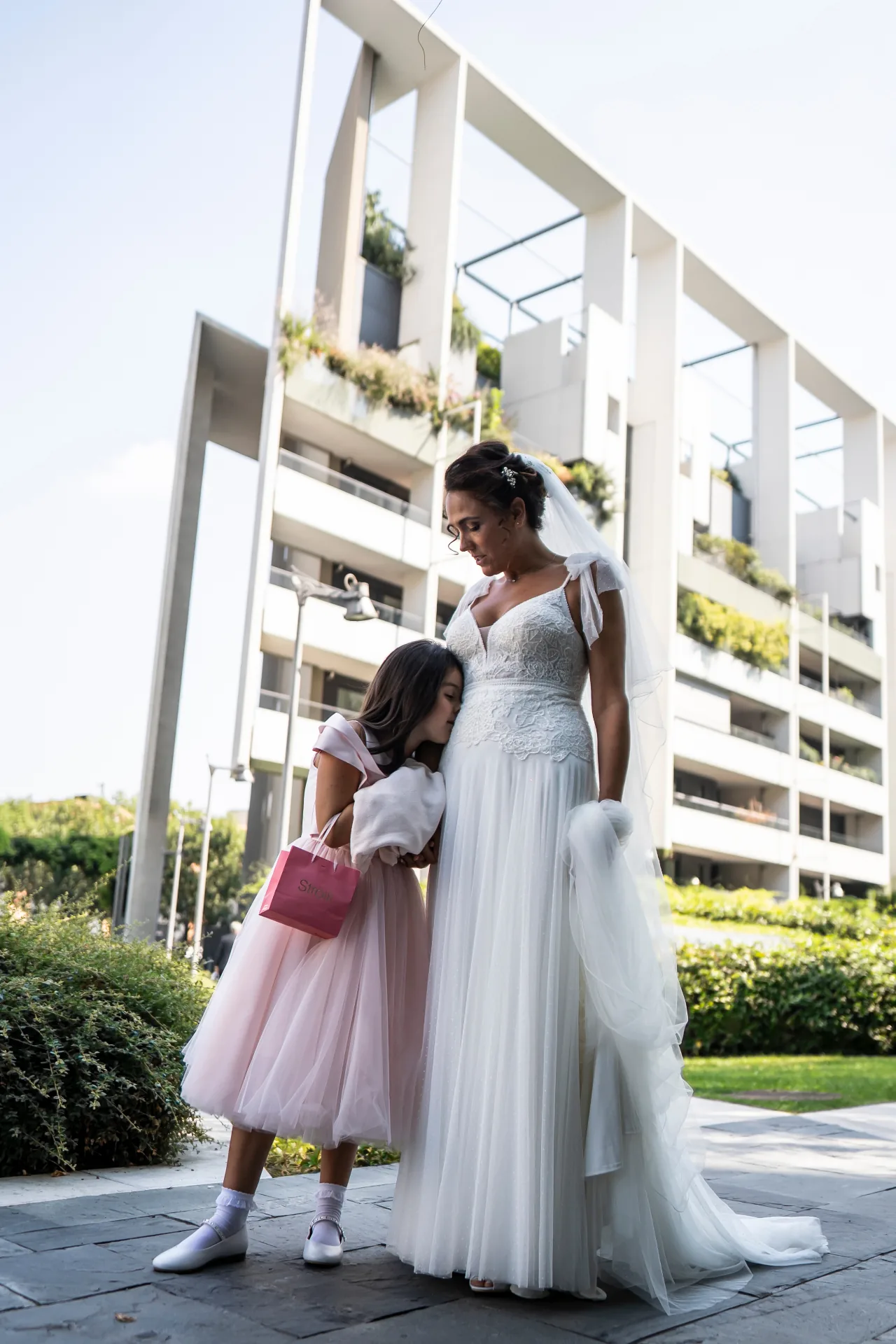 Sposa con la bambina